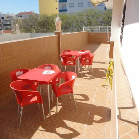 Spacious Ocean House דירה *